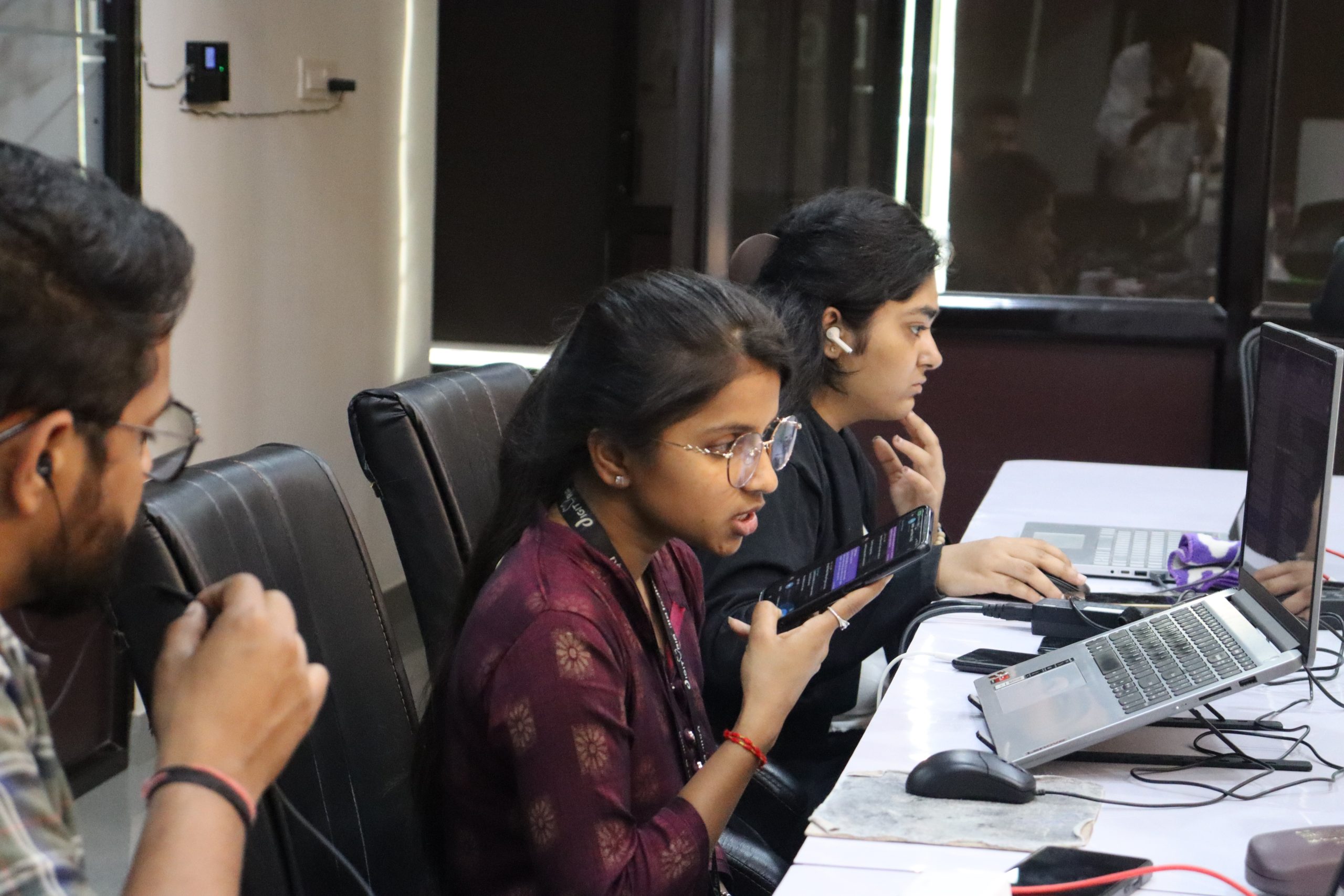 Digitoria team brainstorming digital marketing strategies